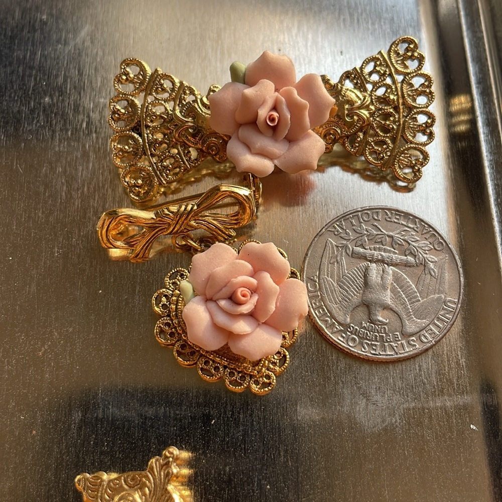 1928 signed Vintage Brooch and Earrings Set with roses and gold - Picture 14 of 15